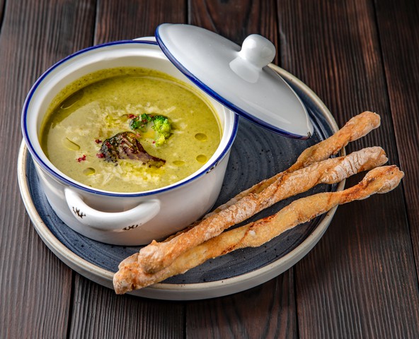 Broccoli and spinach cream soup